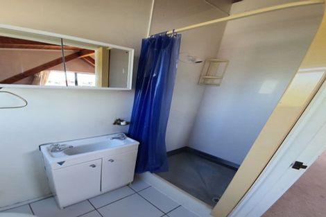 Photo of property in 2/1 Bamboo Grove, Kelston, Auckland, 0602