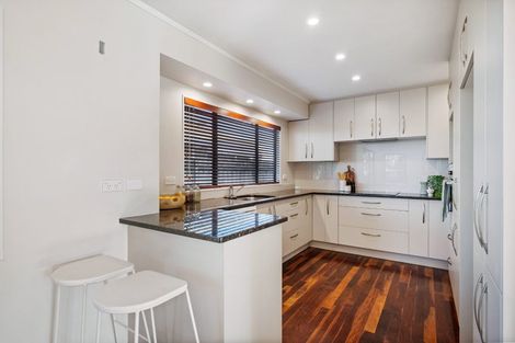Photo of property in 48 Lakeside Drive, Orewa, 0931
