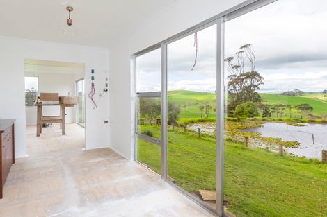 Photo of property in 84 Ocean View Road, Northcote, Auckland, 0627