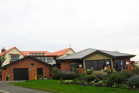 Photo of property in 17 Sunninghurst Drive, Fairfield, Dunedin, 9018