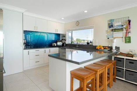 Photo of property in 65 Pukehina Parade, Pukehina, Te Puke, 3189
