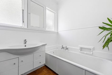 Photo of property in 12 Colman Avenue, Sockburn, Christchurch, 8042