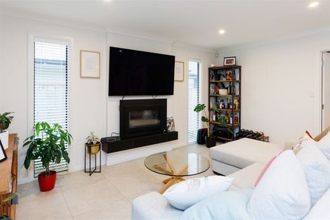 Photo of property in 5 Freedom Drive, Kelvin Grove, Palmerston North, 4414