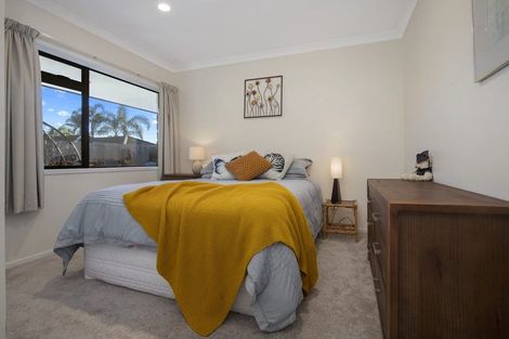 Photo of property in 13 Avonbrook Lane, Pukekohe, 2120