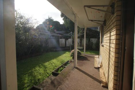Photo of property in 2/4 Church Street, Onehunga, Auckland, 1061