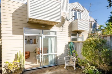 Photo of property in 25 Albionvale Road, Glen Eden, Auckland, 0602