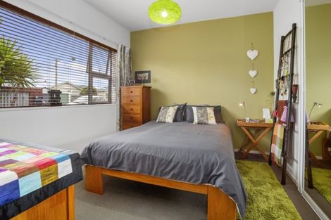 Photo of property in 14 Jessie Street, Petone, Lower Hutt, 5012