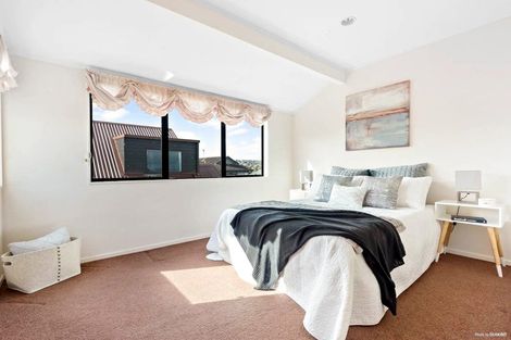 Photo of property in 16a Wilisa Rise, Goodwood Heights, Auckland, 2105