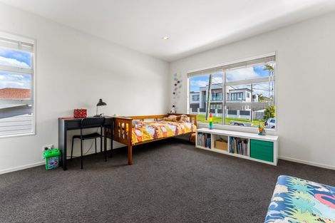 Photo of property in 2a Mirwill Road, Rothesay Bay, Auckland, 0630