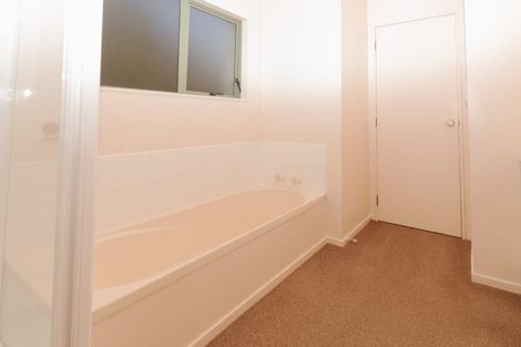 Photo of property in 1/13 Goldfinch Rise, Unsworth Heights, Auckland, 0632