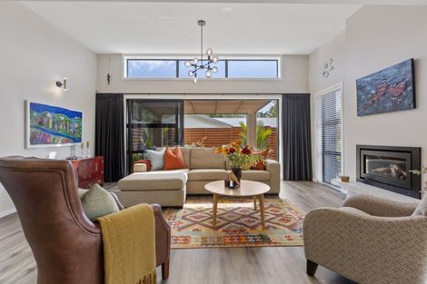 Photo of property in 3 Okoare Lane, Ferndale, New Plymouth, 4310