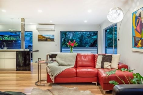 Photo of property in 87a Palmerston Road, Birkenhead, Auckland, 0626