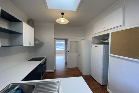 Photo of property in 37 Palliser Road, Roseneath, Wellington, 6011