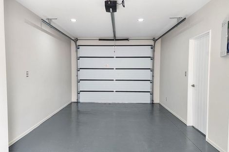Photo of property in 22b Totaravale Drive, Totara Vale, Auckland, 0629