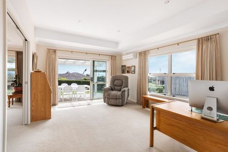 Photo of property in 6 Parkland Rise, Omokoroa, 3114
