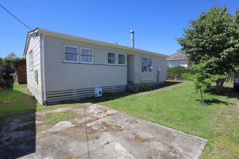 Photo of property in 4 George Street, Eltham, 4322