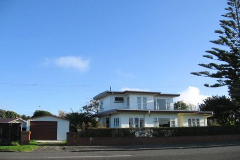 Photo of property in 44 Rauparaha Street, Waikanae Beach, Waikanae, 5036