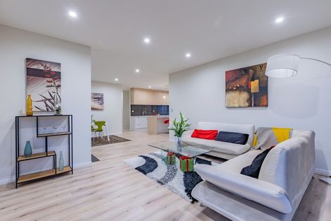 Photo of property in 1 Vinistra Road, Kumeu, 0810