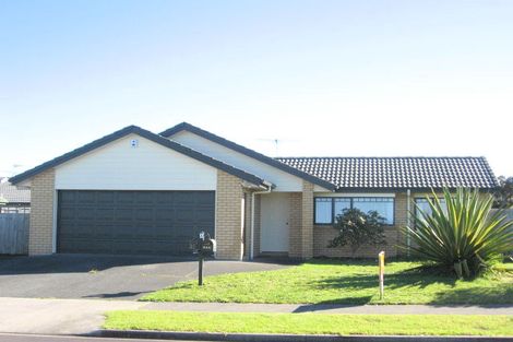 Photo of property in 25 Sandwick Drive, Weymouth, Auckland, 2103