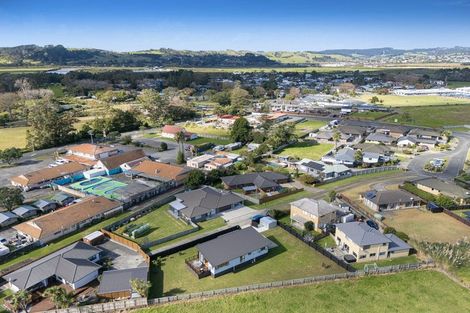 Photo of property in 30 Aitkenhead Court, Parakai, 0830