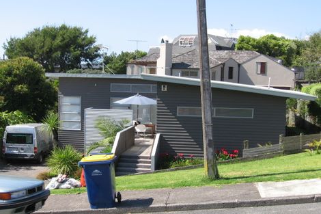 Photo of property in 1/21 Eastcliffe Road, Castor Bay, Auckland, 0620
