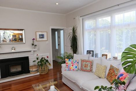 Photo of property in 213 Te Moana Road, Waikanae, 5036