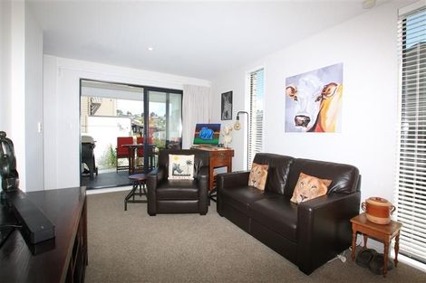 Photo of property in 2/10 Silver Moon Road, Albany Heights, Auckland, 0632