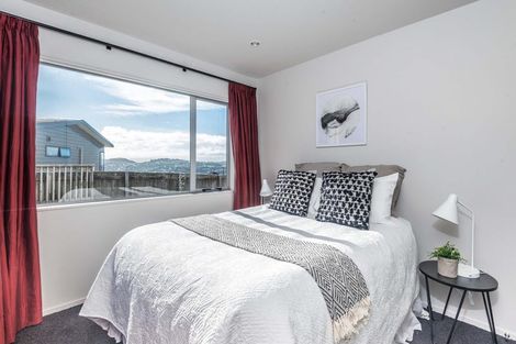 Photo of property in 35 Meadowcroft Grove, Johnsonville, Wellington, 6037