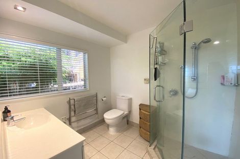 Photo of property in 76a Wade River Road, Stanmore Bay, Whangaparaoa, 0932