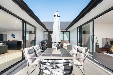 Photo of property in 18 Charlotte Drive, Omokoroa, 3114