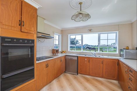 Photo of property in 140 Mako Mako Road, Levin, 5510