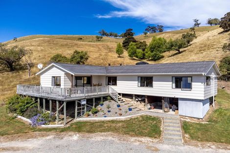 Photo of property in 811 Te Whiti Road, Te Whiti, Masterton, 5884