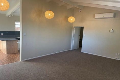 Photo of property in 1a Saint Vincent Way, Waikanae, 5036