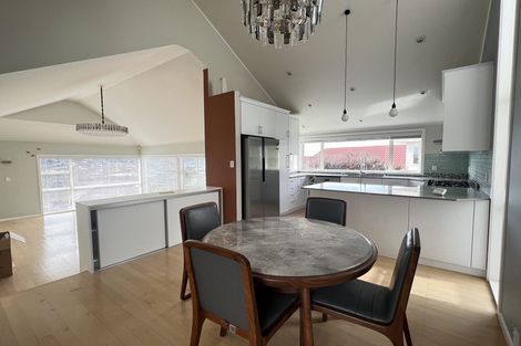 Photo of property in 14 Mcfetridge Place, Hillcrest, Auckland, 0627