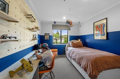 Photo of property in 5 Gavinike Place, Waimauku, 0812