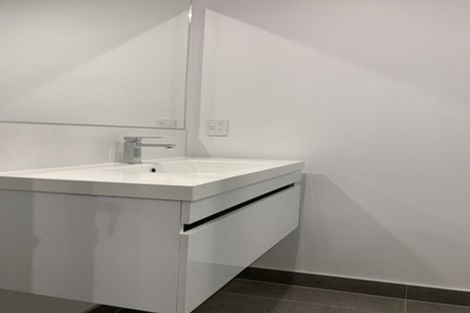 Photo of property in 4/58 Kemp Road, Massey, Auckland, 0614