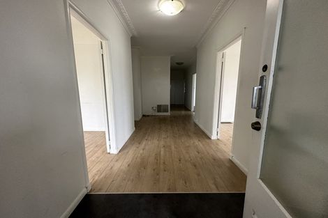 Photo of property in 11 Otahuri Crescent, Greenlane, Auckland, 1051