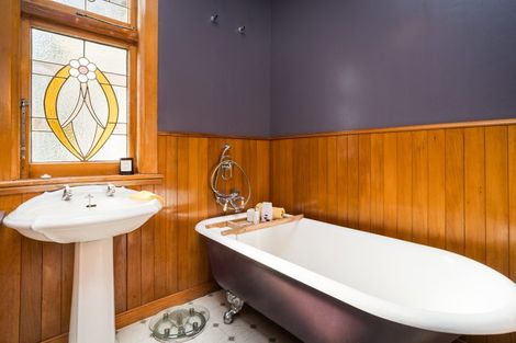Photo of property in 7 Albert Street, Palmerston North, 4414