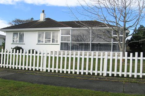 Photo of property in 14 Battersea Place, Roslyn, Palmerston North, 4414