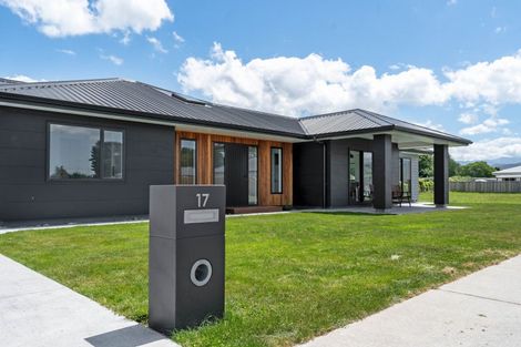 Photo of property in 17 Madison Street, Carterton, 5713
