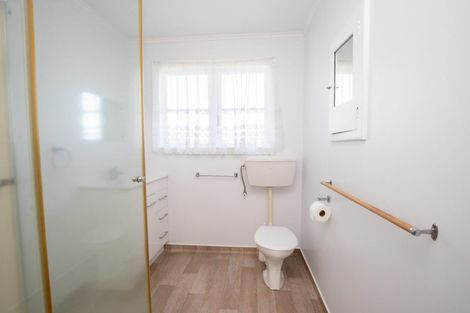 Photo of property in 11 Hayward Road, Ngatea, 3503