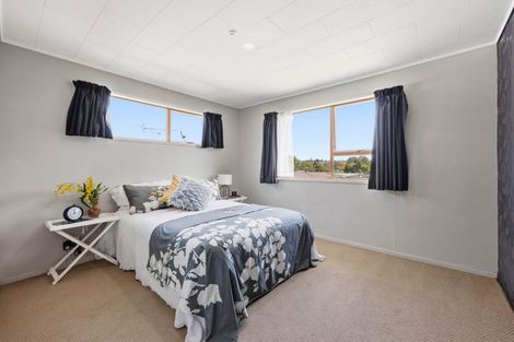 Photo of property in 2 Marvon Downs Avenue, Pakuranga Heights, Auckland, 2010
