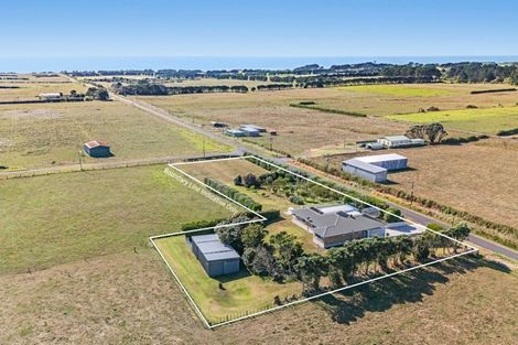 Photo of property in 255 Kaihihi Road, Okato, 4381