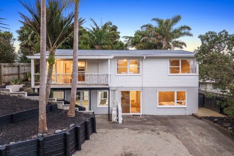 Photo of property in 42 Lauderdale Road, Birkdale, Auckland, 0626