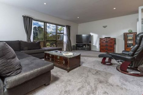 Photo of property in 1 Naviti Place, Browns Bay, Auckland, 0630
