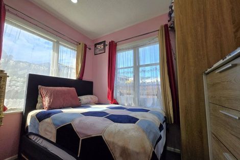 Photo of property in 195 Stokes Valley Road, Stokes Valley, Lower Hutt, 5019