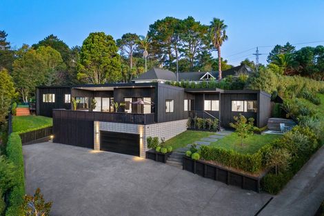 Photo of property in 30a Bernard Magnus Lane, Greenhithe, Auckland, 0632