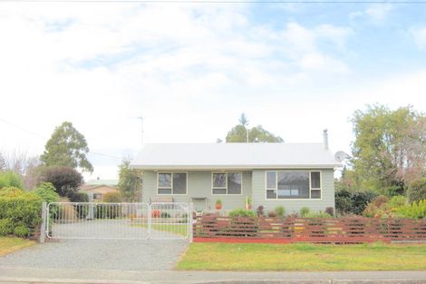 Photo of property in 22 Dusky Street, Te Anau, 9600