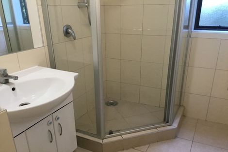 Photo of property in 8d Schnapper Rock Road, Schnapper Rock, Auckland, 0632