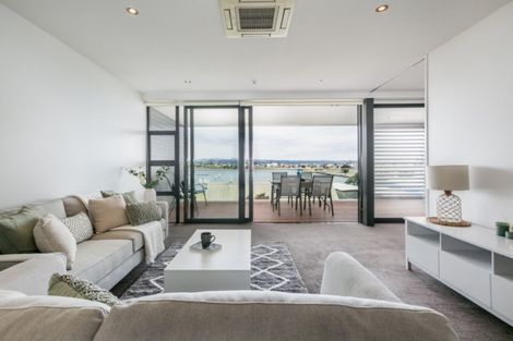 Photo of property in 403/7 Humber Street, Pandora, Napier, 4110